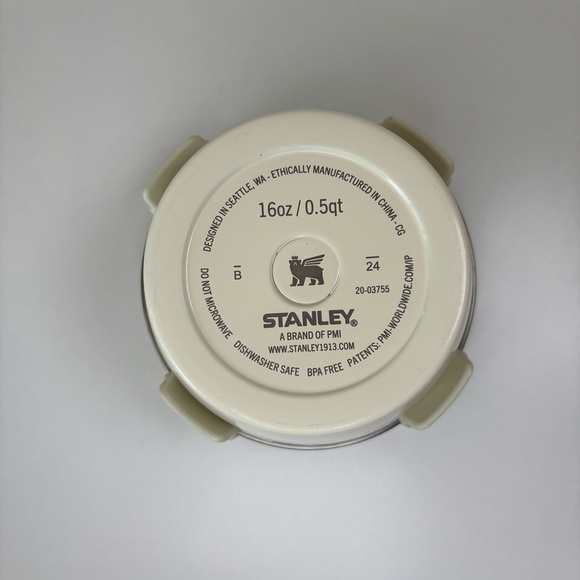 Stanley Fresh-To-Table Leakproof Bowl in Cream Gloss 16oz / 0.5qt - Picture 3 of 5